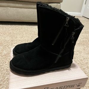 New BearPaw Sherpa Boots Size 10